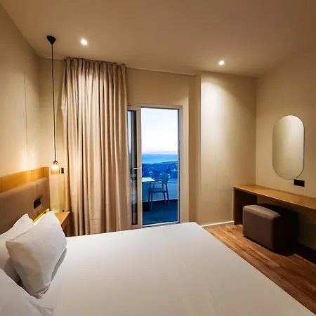 Sunset Shoreline - Sea View - Free Private Parking - Pool Hotel Saranda