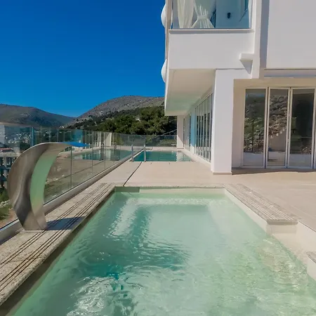 Sunset Shoreline - Sea View - Free Private Parking - Pool Hotel
