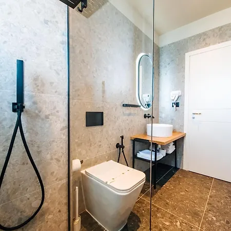 Sunset Shoreline - Sea View - Free Private Parking - Pool Saranda