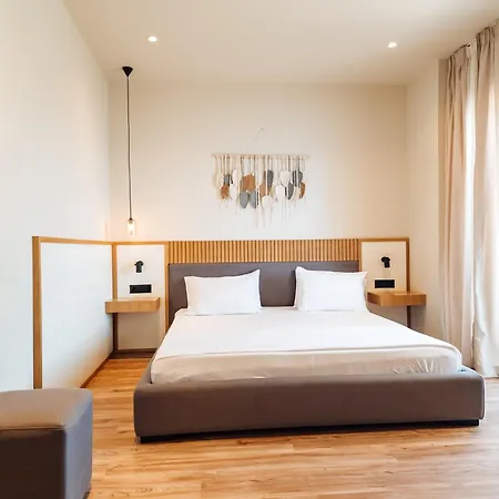 Sunset Shoreline - Sea View - Free Private Parking - Pool Sarandë